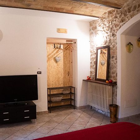 Apartamento Giardino Sul Fiume Ascoli Piceno Exterior foto
